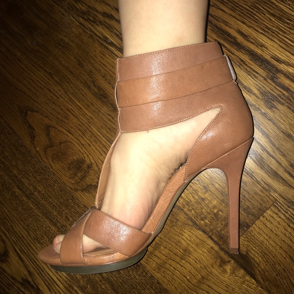 BCBG shoe-size 8